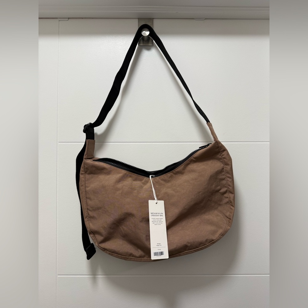 BAGGU Cocoa Medium Crescent - Picture 3 of 4